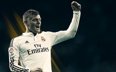 顺发体育动态-克瓦拉茨赫利亚赛后主动收拾器材