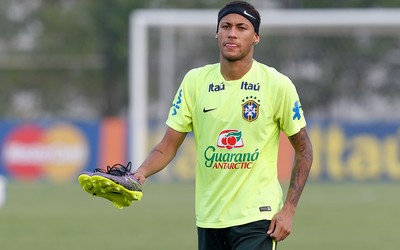 顺发体育独家-小麦任意球助攻队友破门